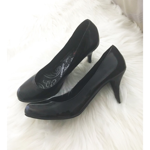 BRAND NEW cute black heels - Picture 2 of 3